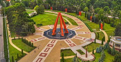 Atractie turistica Chisinau Complexul Memorial eternitate locatii chisinau arhitectura Arcul de trium si focul vesnic din chisinau